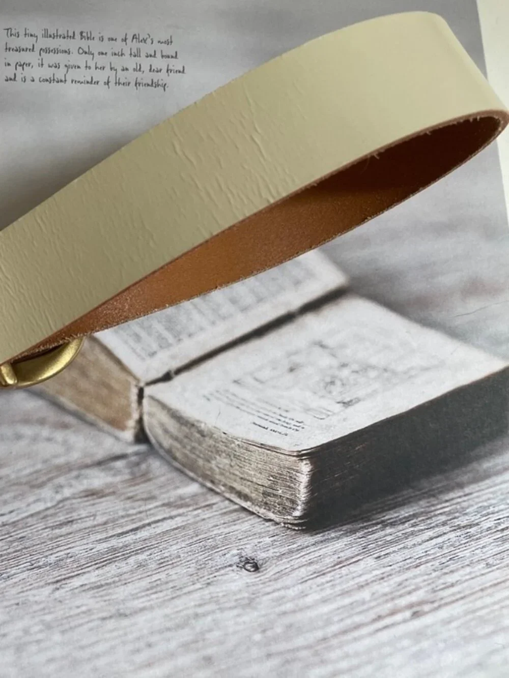 ANTHROPOLOGIE Cream Colored Crinkled Leather Belt with Gold Buckle; MEDIUM: EUC!